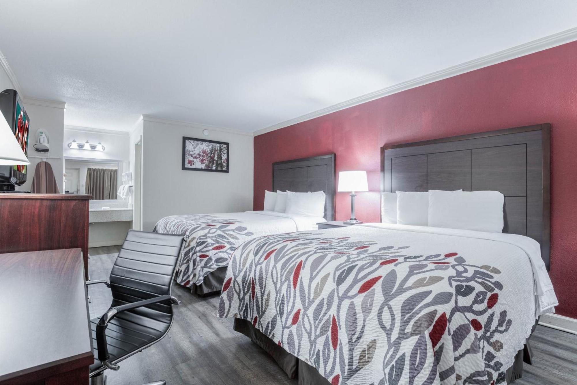 Red Roof Inn Форест Сити Екстериор снимка