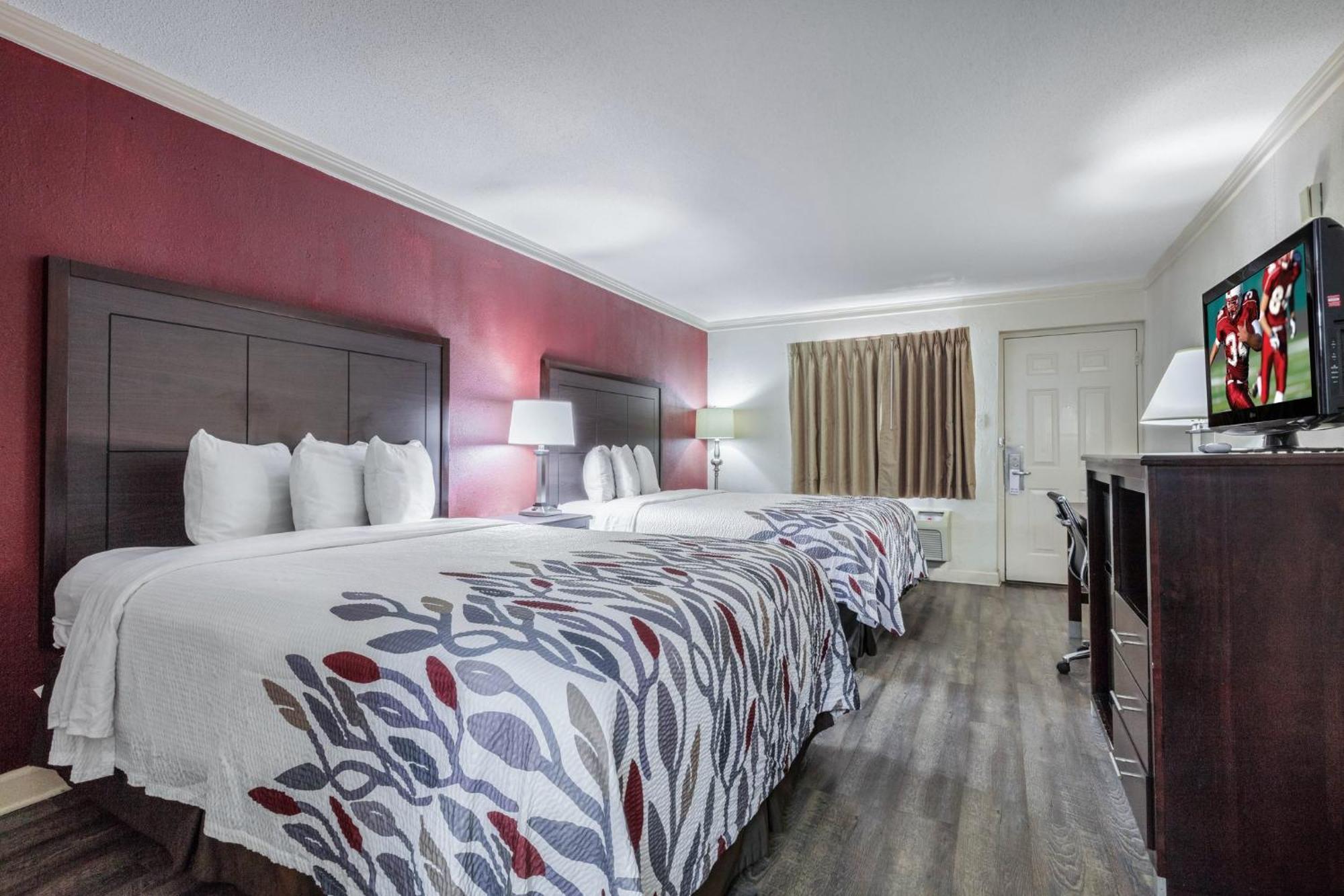 Red Roof Inn Форест Сити Екстериор снимка